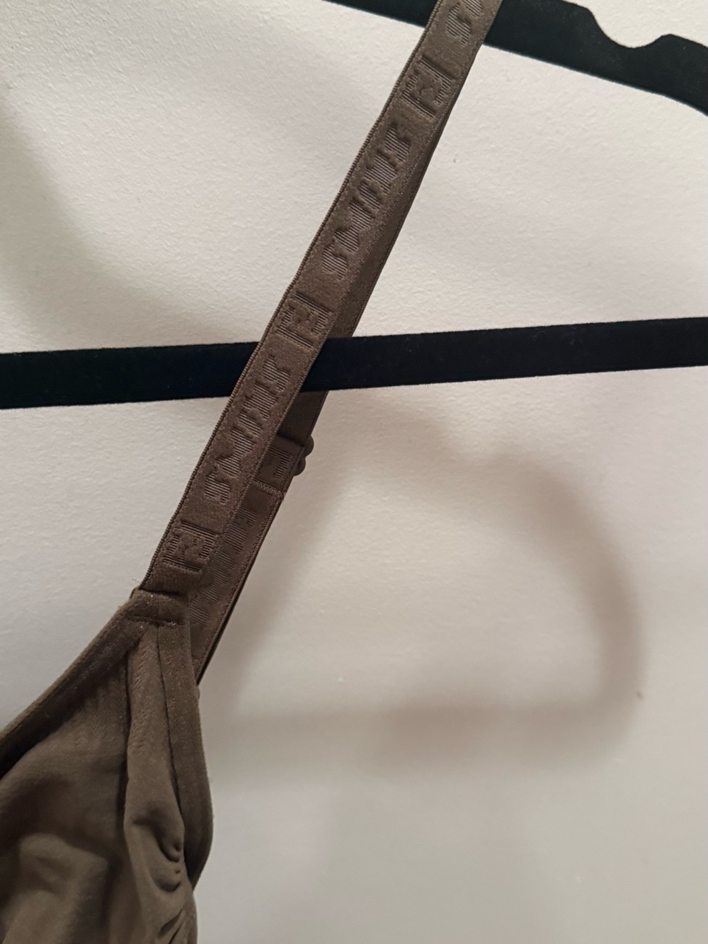 Skims Fendi Olive Green Seamless Thong Bodysuit with box new - Picture 3 of 4